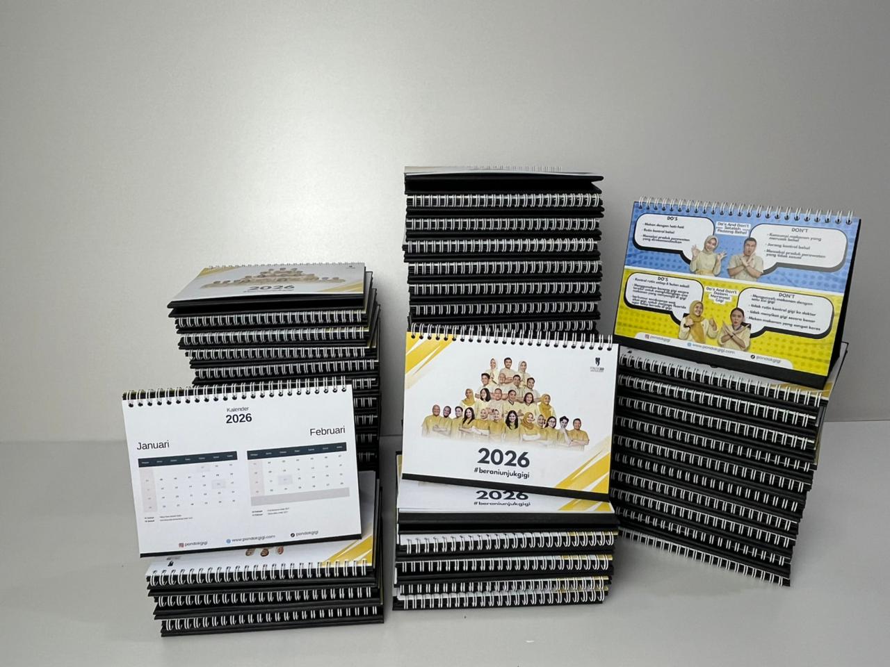 Kalender meja custom cetak