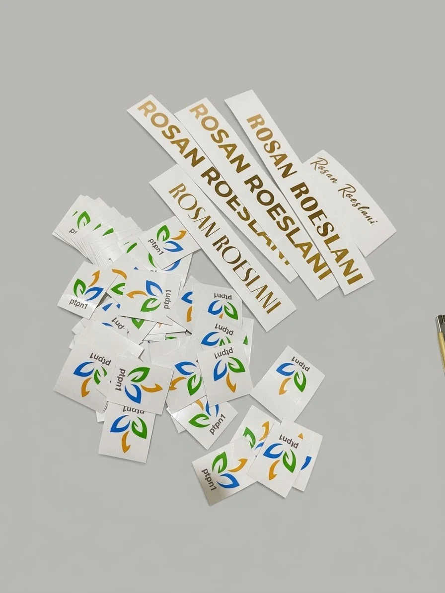 Stiker DTF UV custom efek timbul tahan air